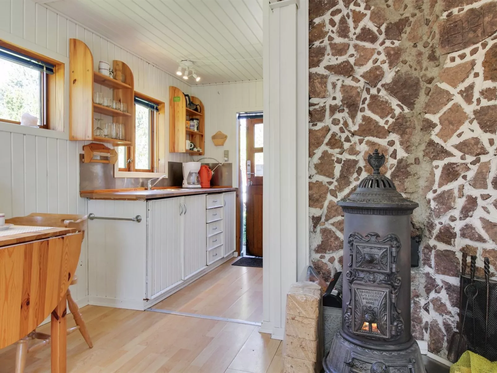 "Kolja" - 3km from the sea-Inside