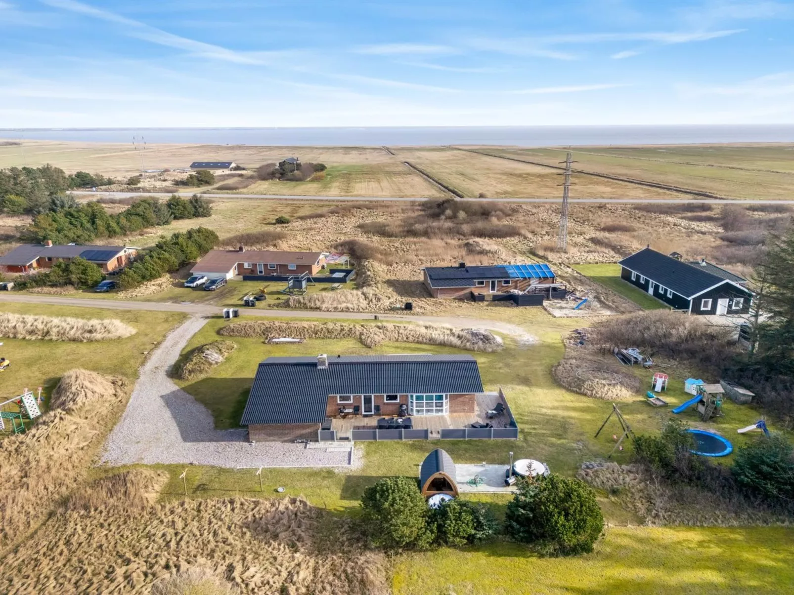 "Sissan" - 900m from the sea-Outside