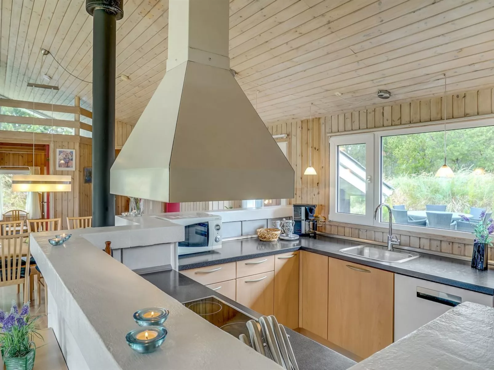 "Helene" - 1.5km from the sea-Inside