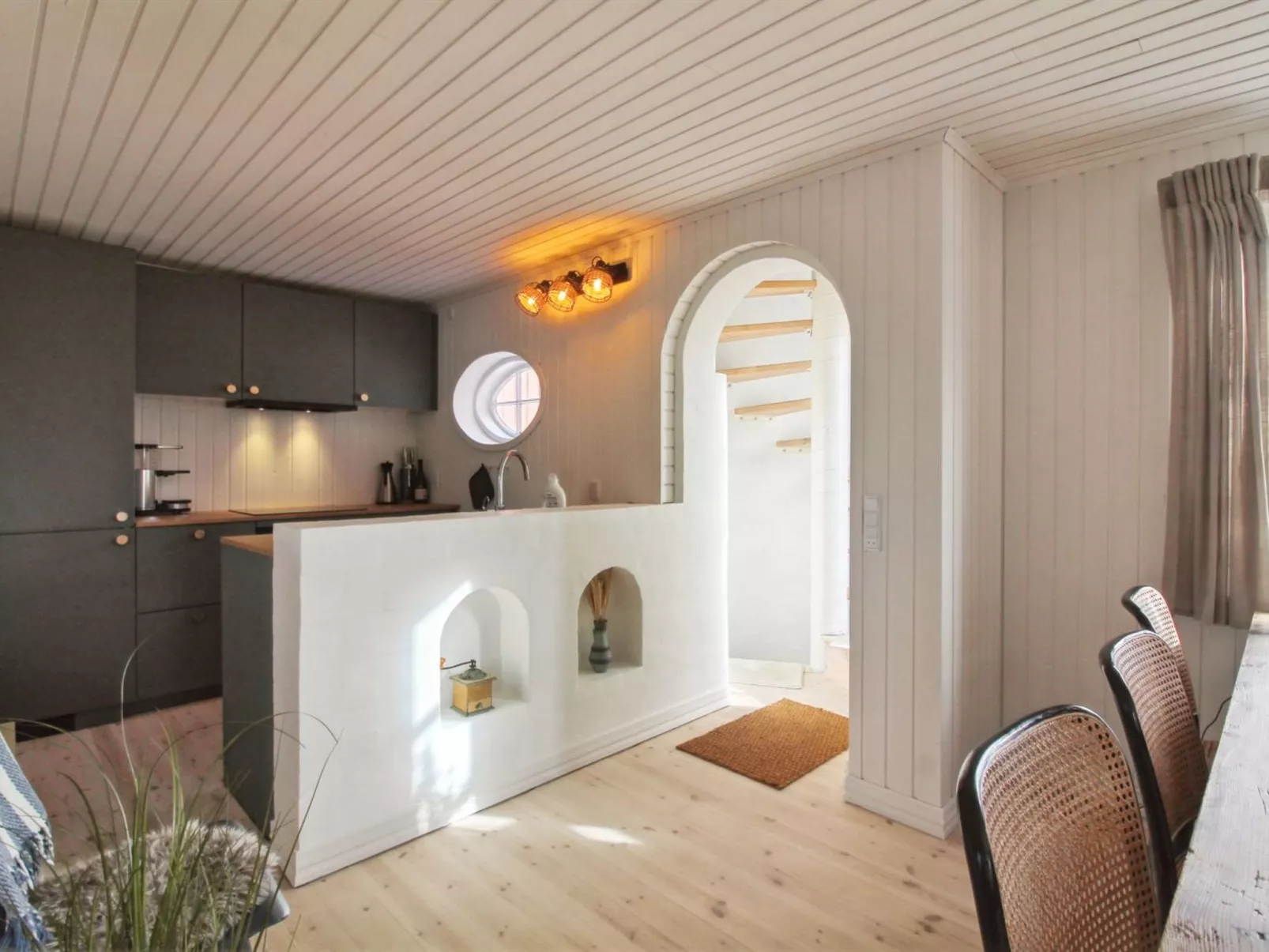 "Edmond" - 150m from the sea-Inside
