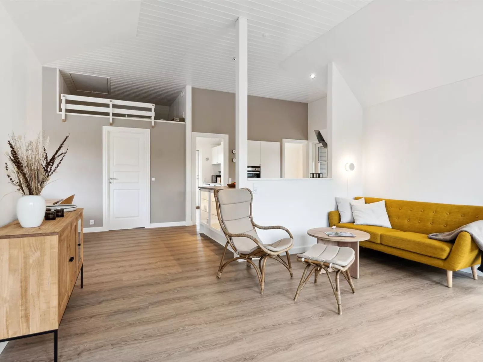 "Emmalina" - 1.3km from the sea