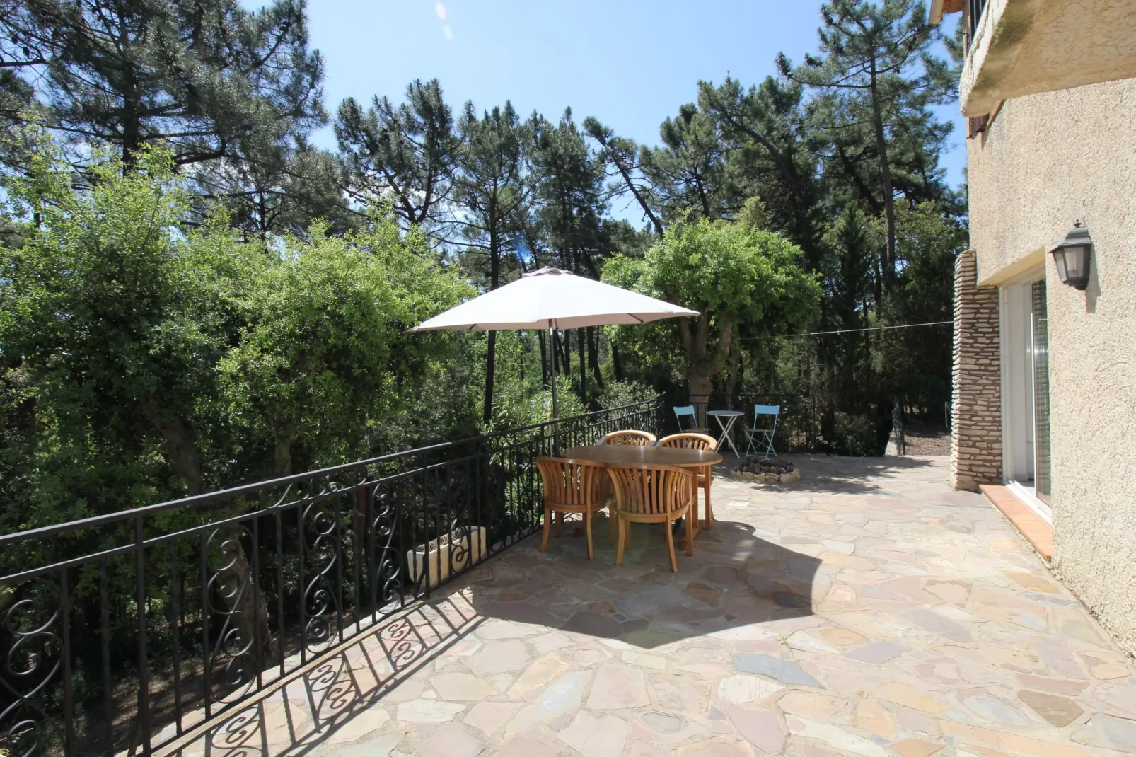 Le Capitou-Terrace balcony