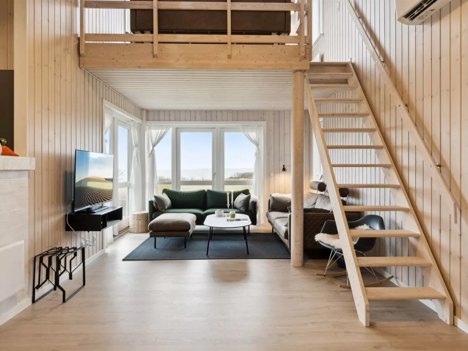 "Halvor" - 275m from the sea-Inside