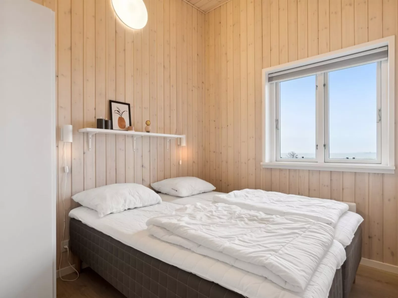 "Halvor" - 275m from the sea-Inside