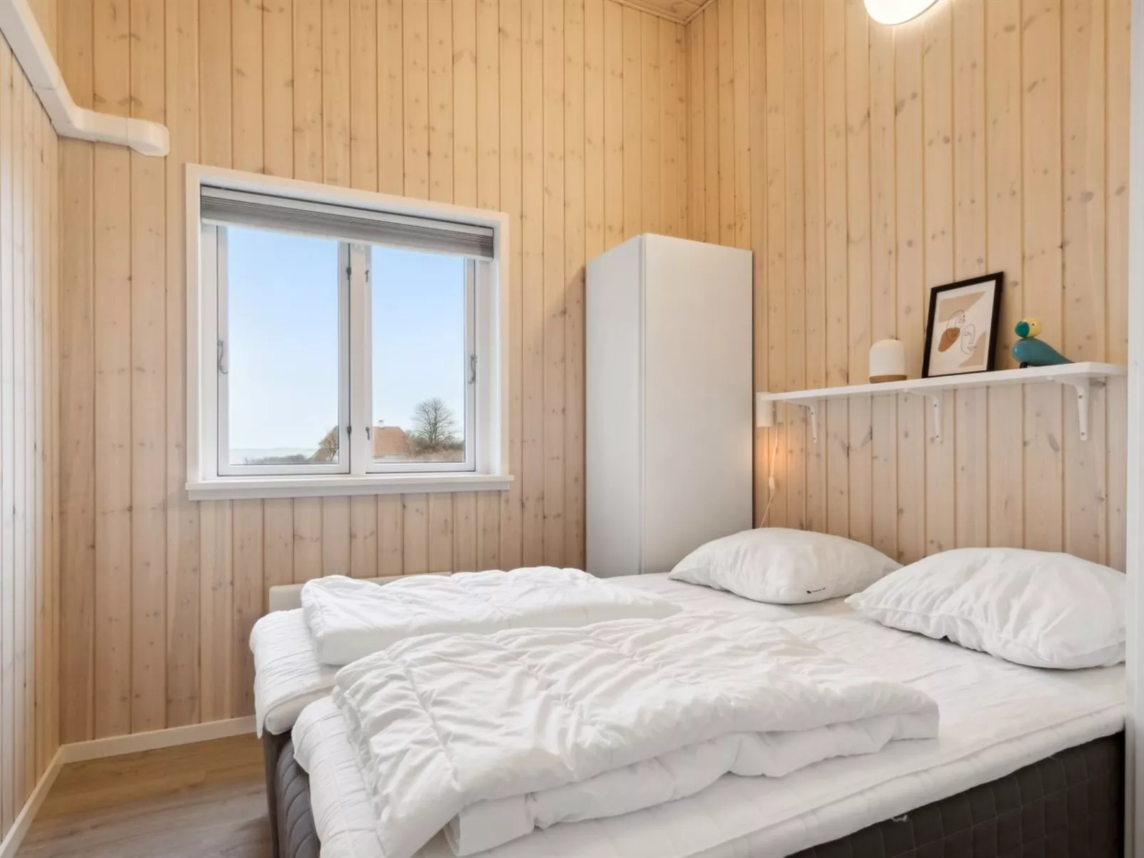 "Halvor" - 275m from the sea-Inside