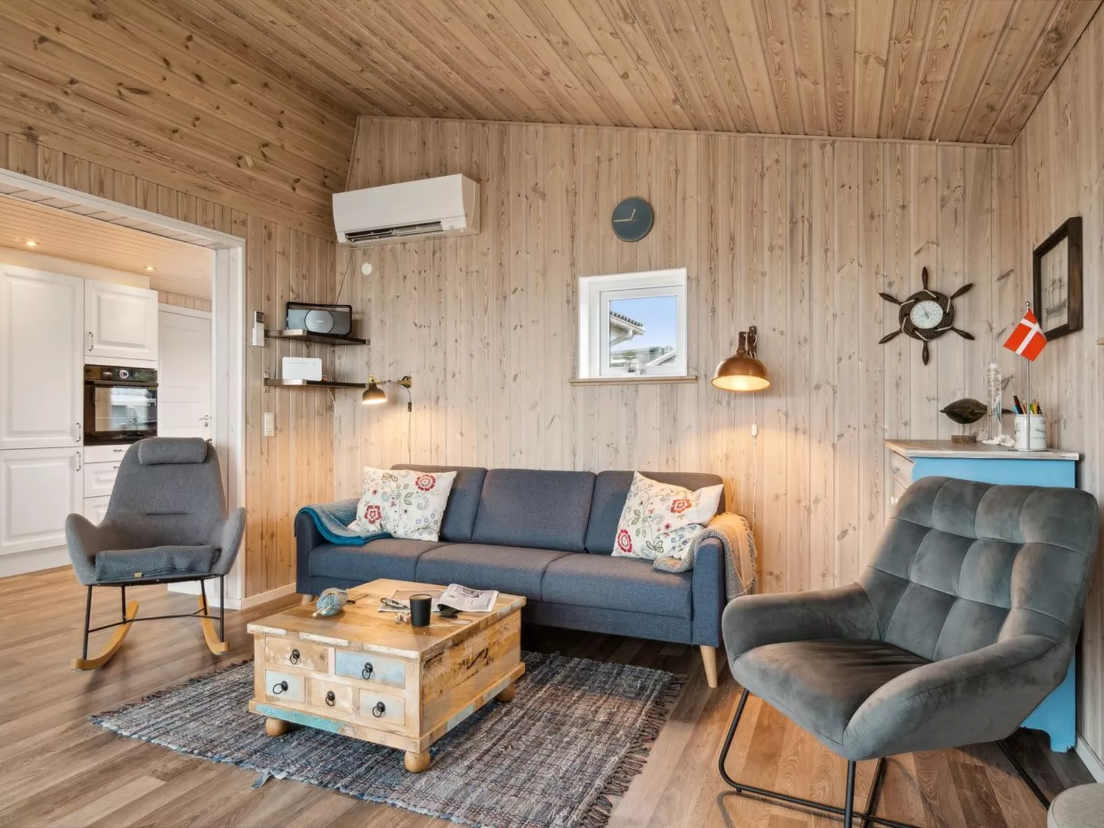 "Gyrid" - 150m from the sea