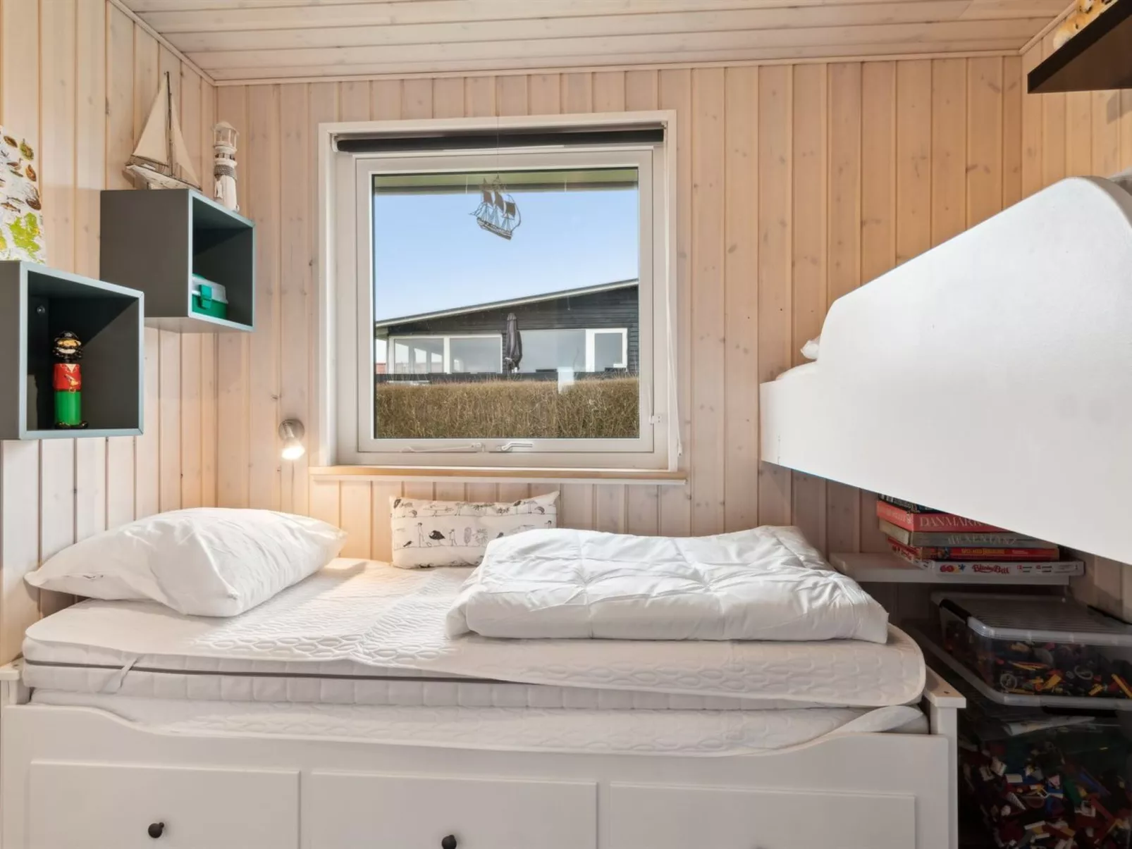 "Gyrid" - 150m from the sea-Inside