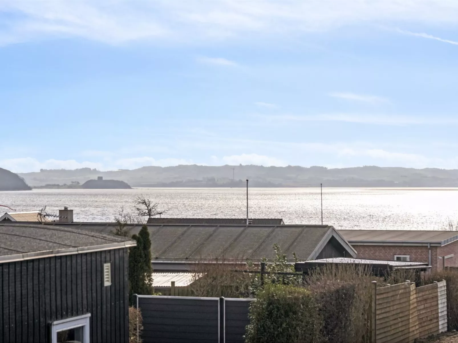 "Gyrid" - 150m from the sea-Outside