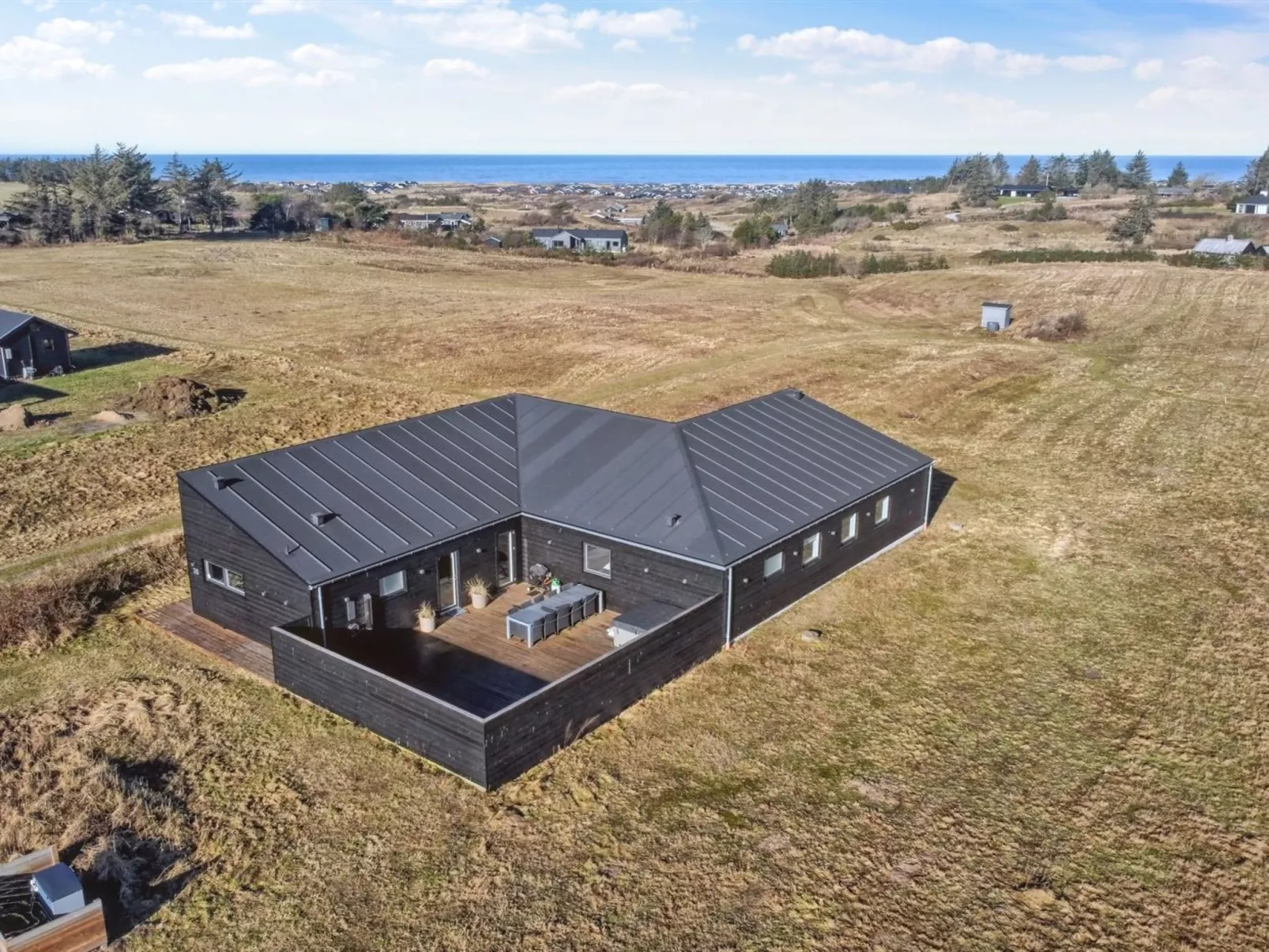 "Fridhild" - 1.5km from the sea-Outside