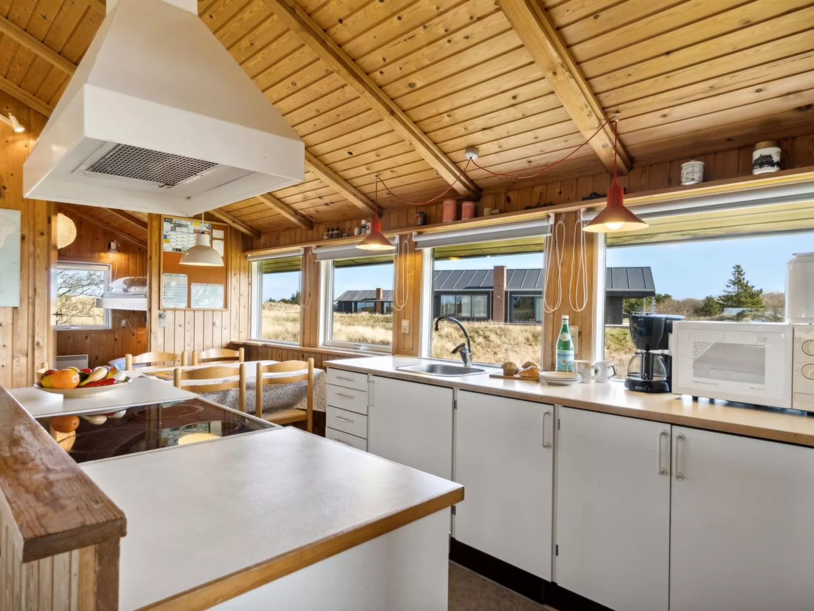 "Hunlef" - 1.7km from the sea-Drinnen