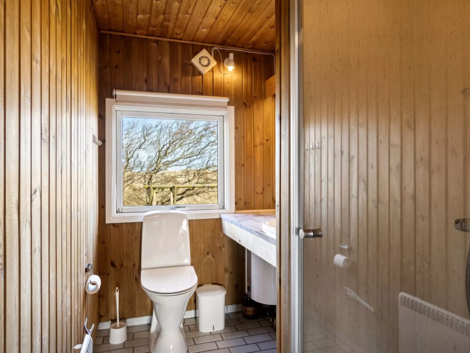 "Hunlef" - 1.7km from the sea-Drinnen