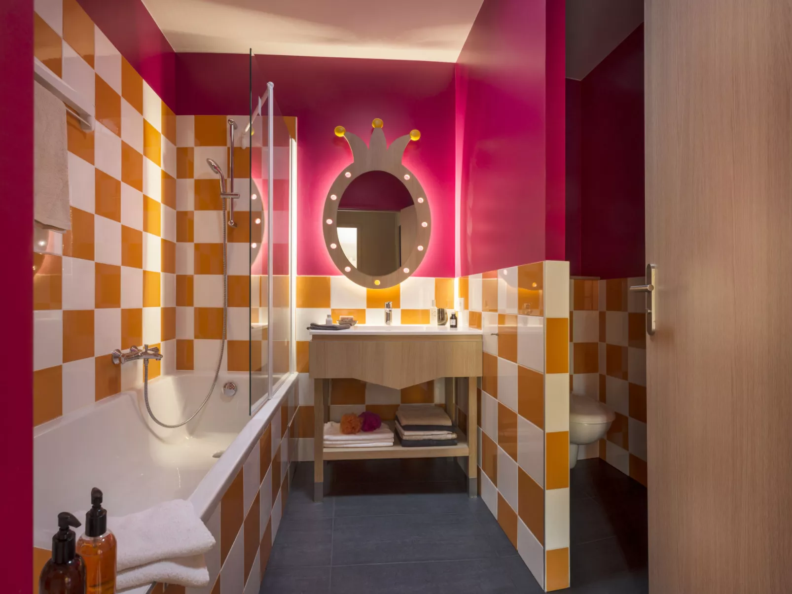 Cottage VIP (Fairytale Kingdom Cottage)-Inside