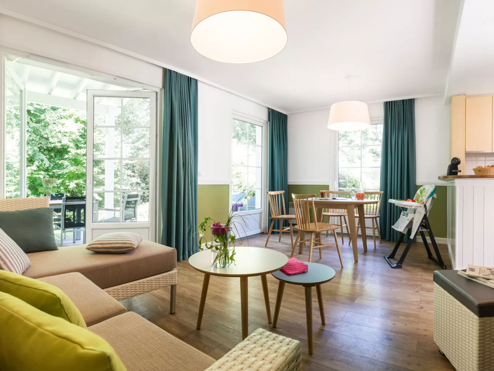 Lakeside Cottage Premium-Inside