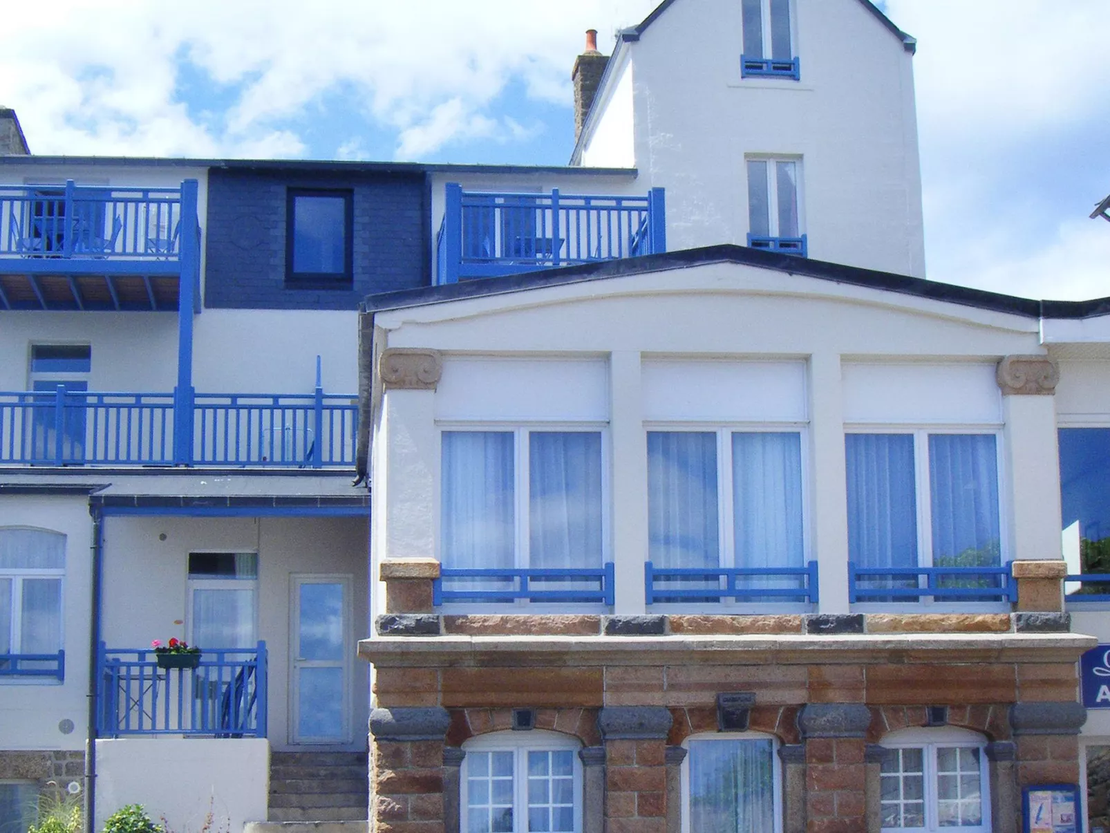 Residence les Bains-Outside