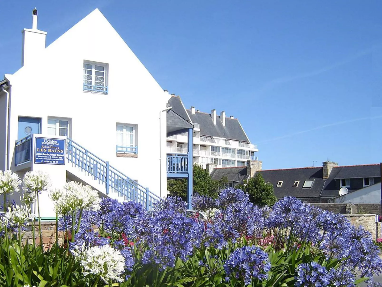Residence les Bains-Outside