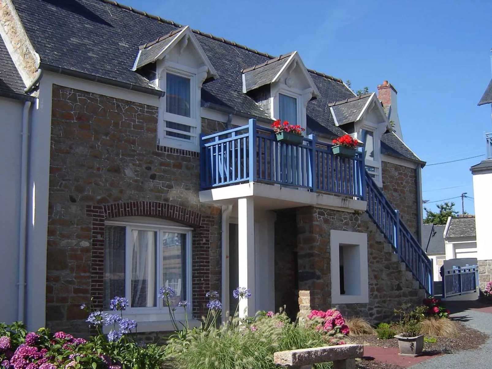 Residence les Bains-Outside
