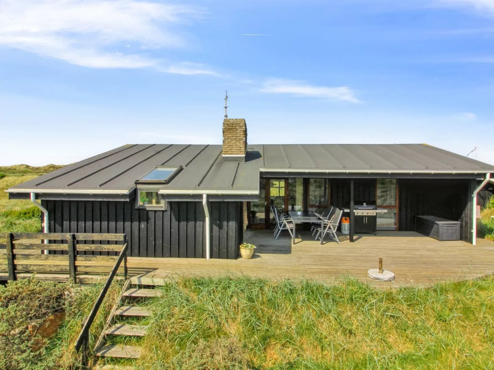 "Essie" - 250m from the sea-Outside
