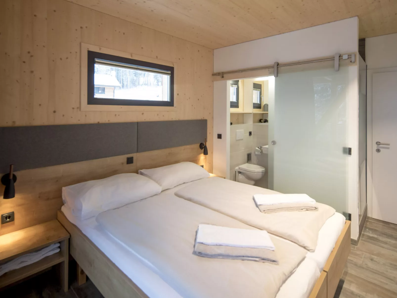 Superior #13 Sauna&Sprudelwanne innen-Inside