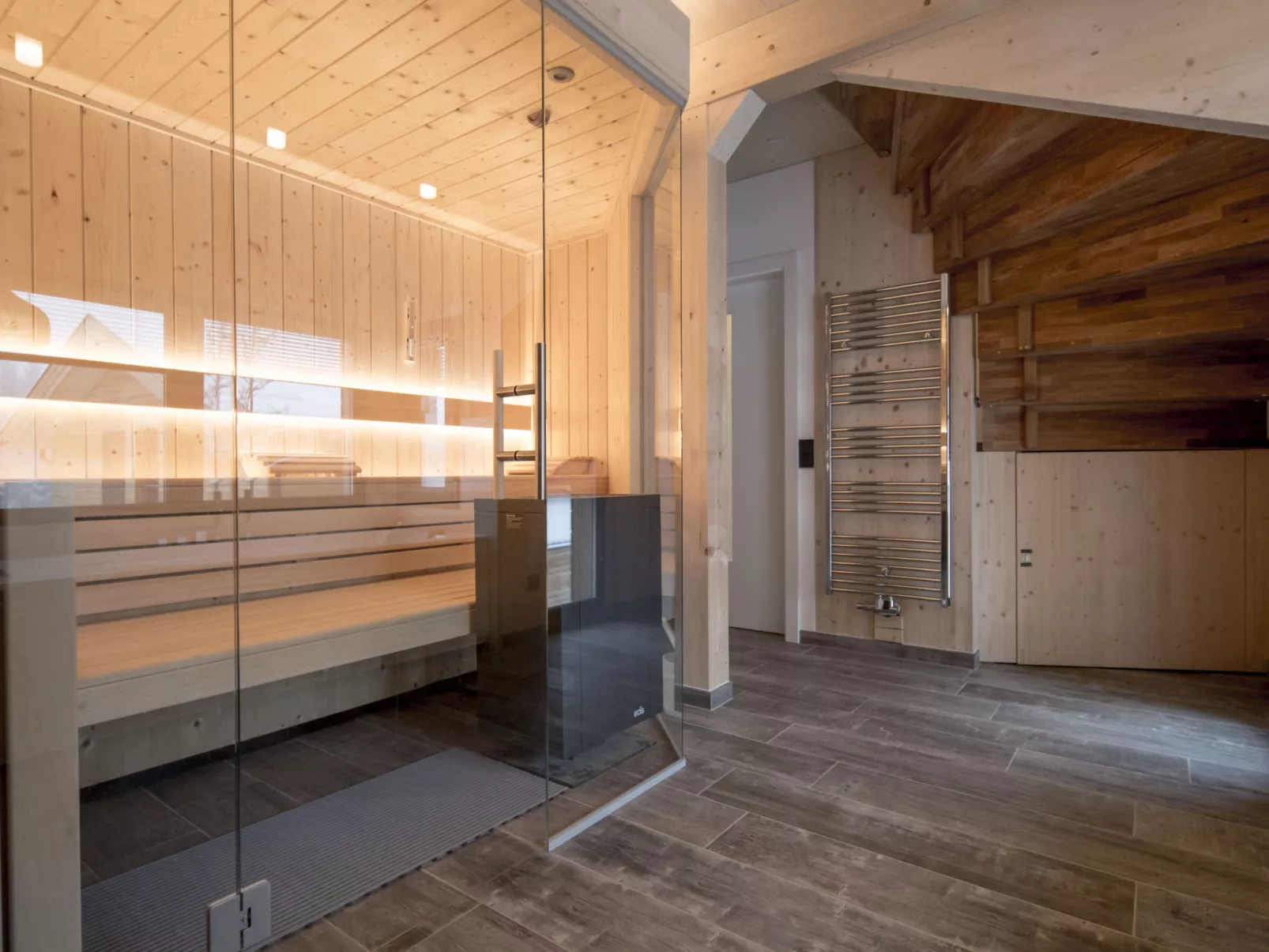 Superior #13 Sauna&Sprudelwanne innen-Inside