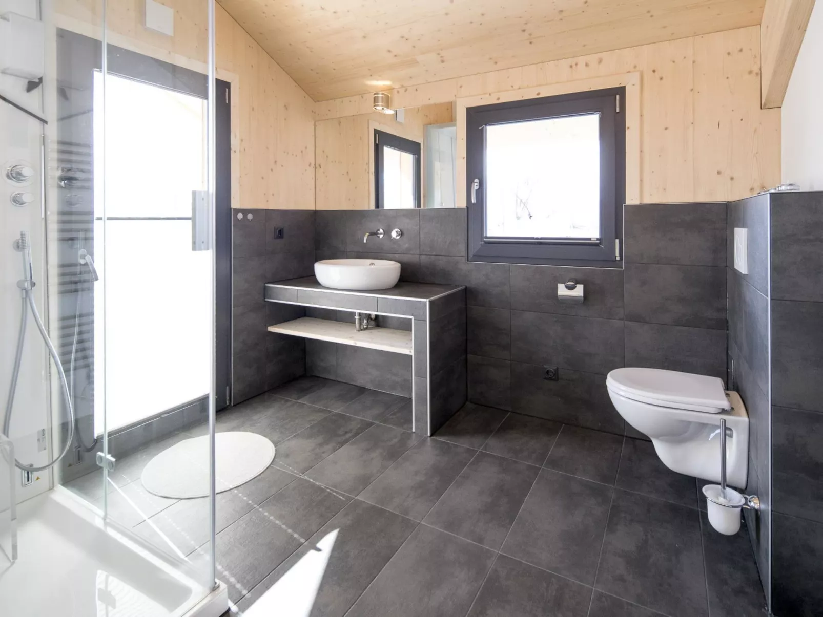 Superior #11 IR-Sauna&Sprudelwanne innen-Inside