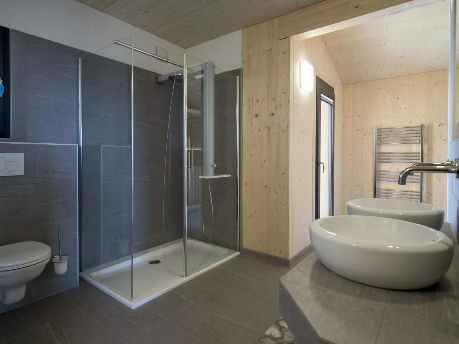 Superior #11 IR-Sauna&Sprudelwanne innen-Inside