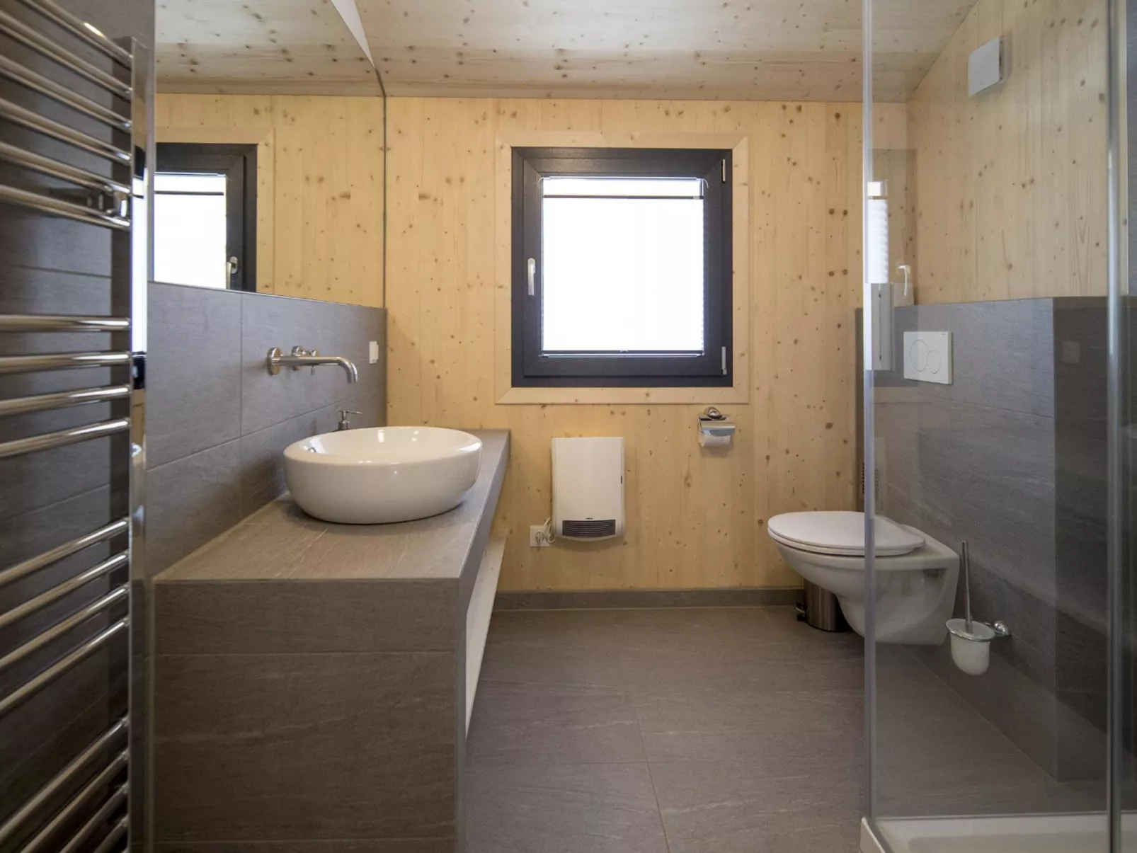 Superior #11 IR-Sauna&Sprudelwanne innen-Inside