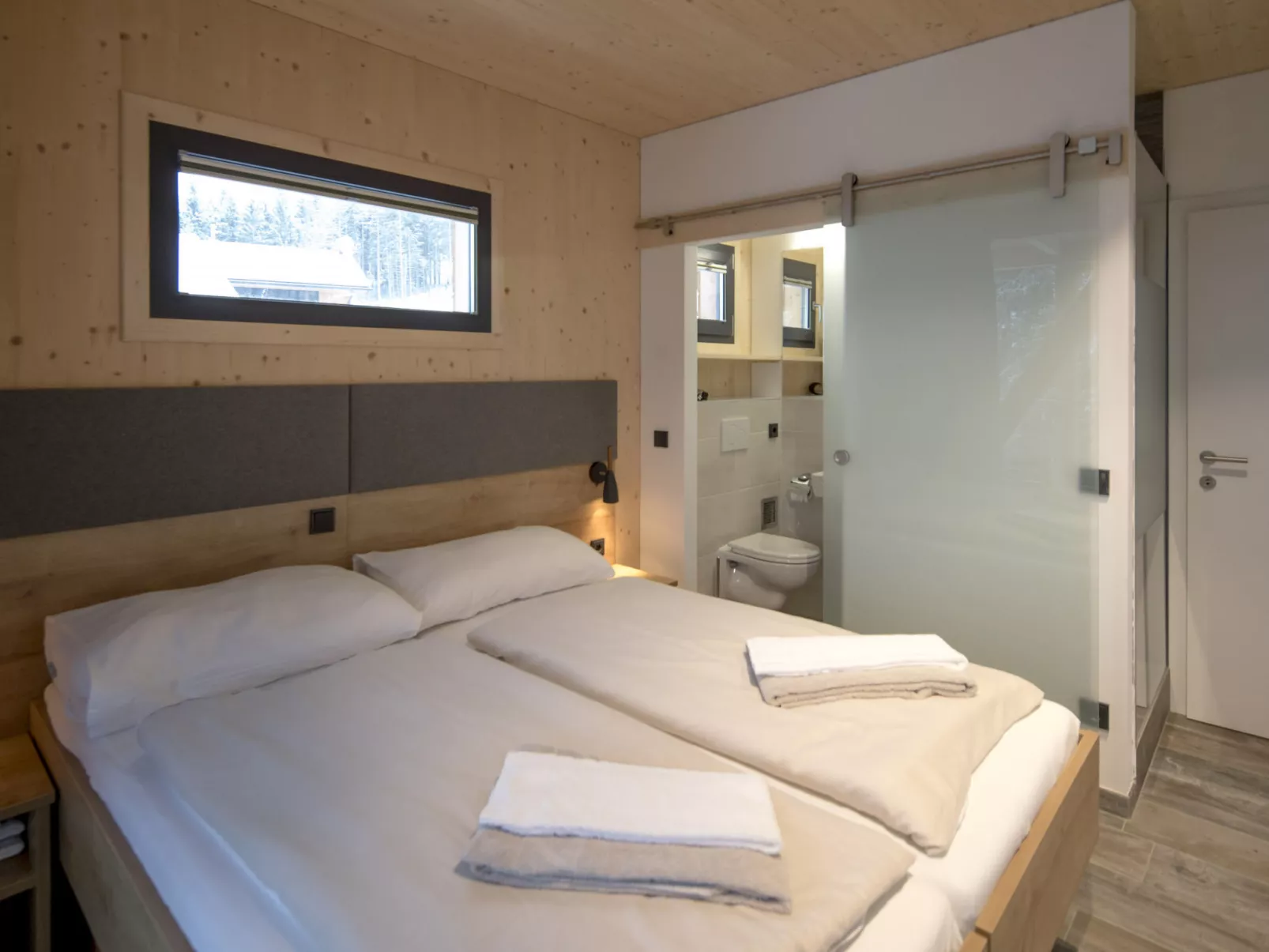 Superior #10 Sauna u.Sprudelwanne innen-Drinnen