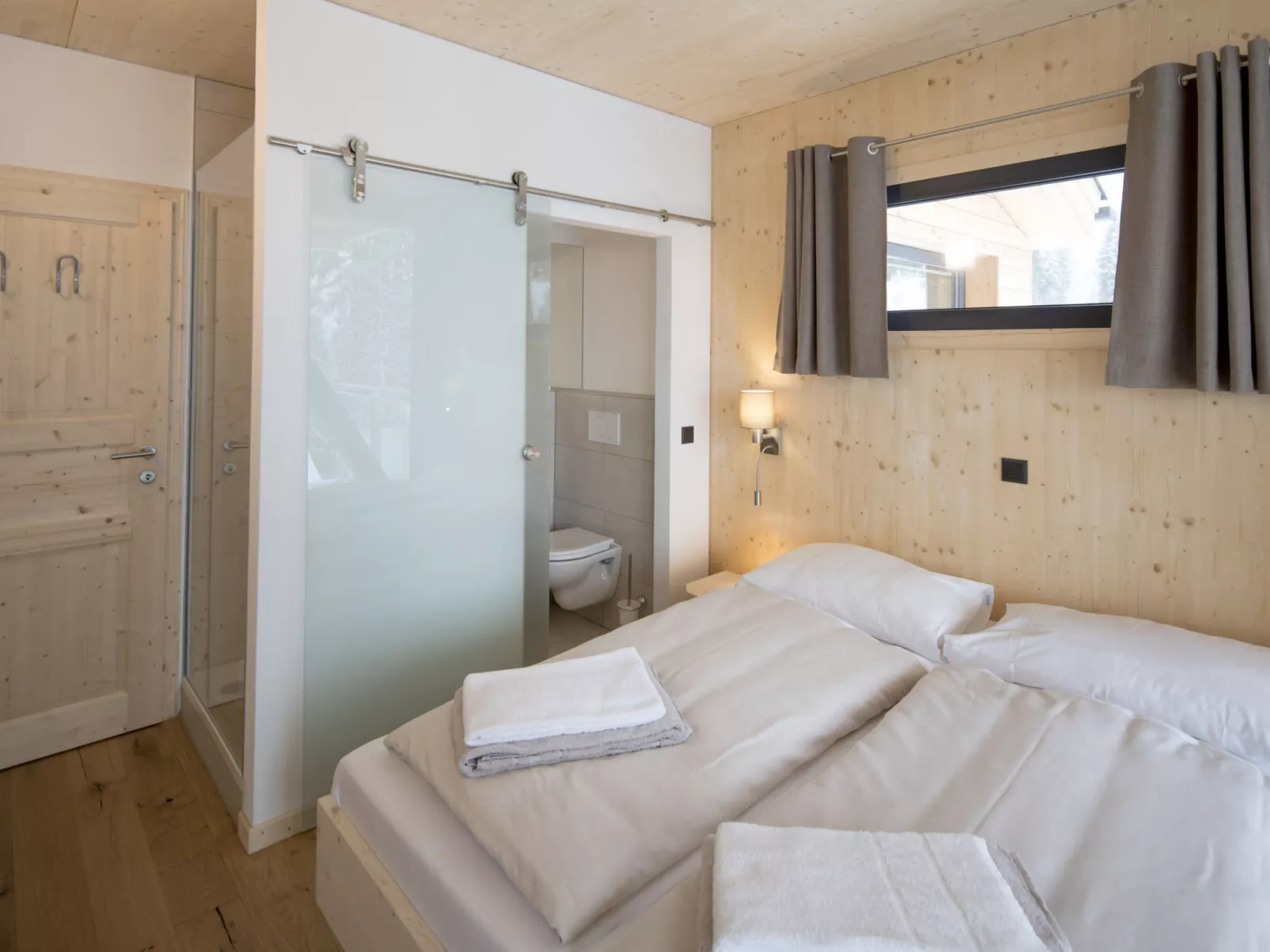 Superior #04 Sauna&Sprudelwanne innen
