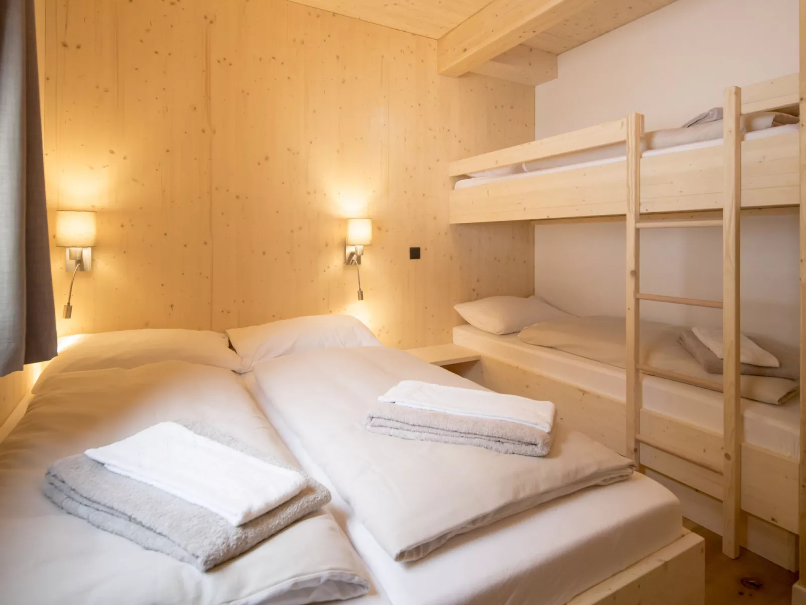 Superior #04 Sauna&Sprudelwanne innen-Inside