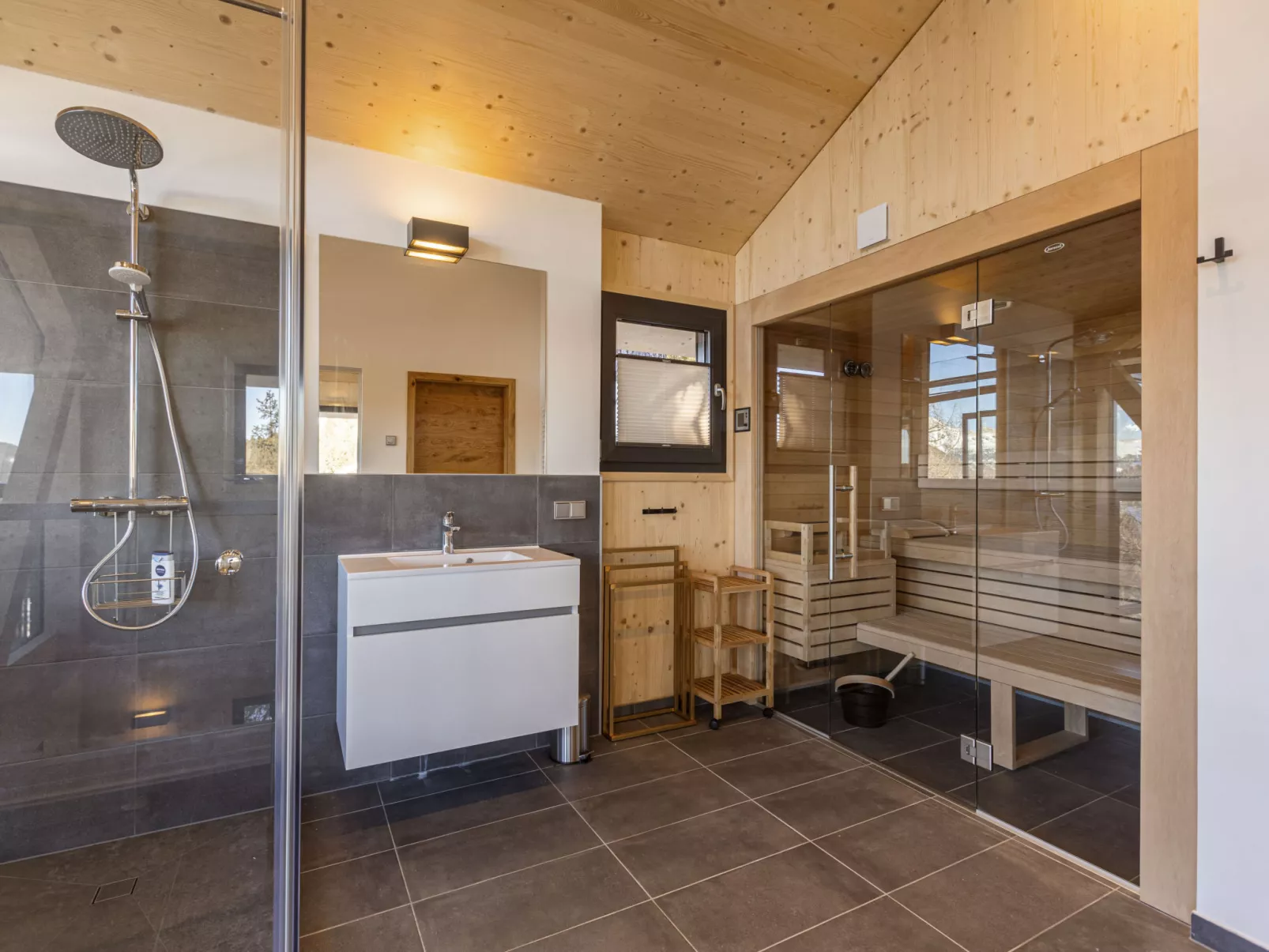 Superior # 3 mit Sauna & Hot Tub-Inside