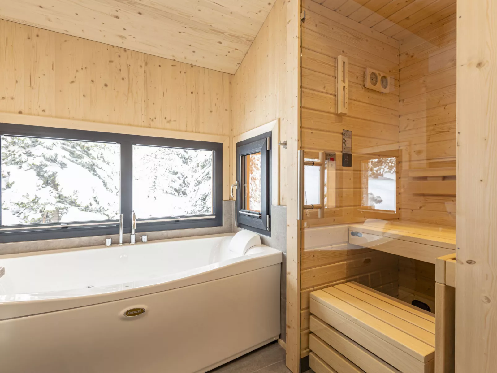Superior Chalet mit Sprudelpool innen-Inside