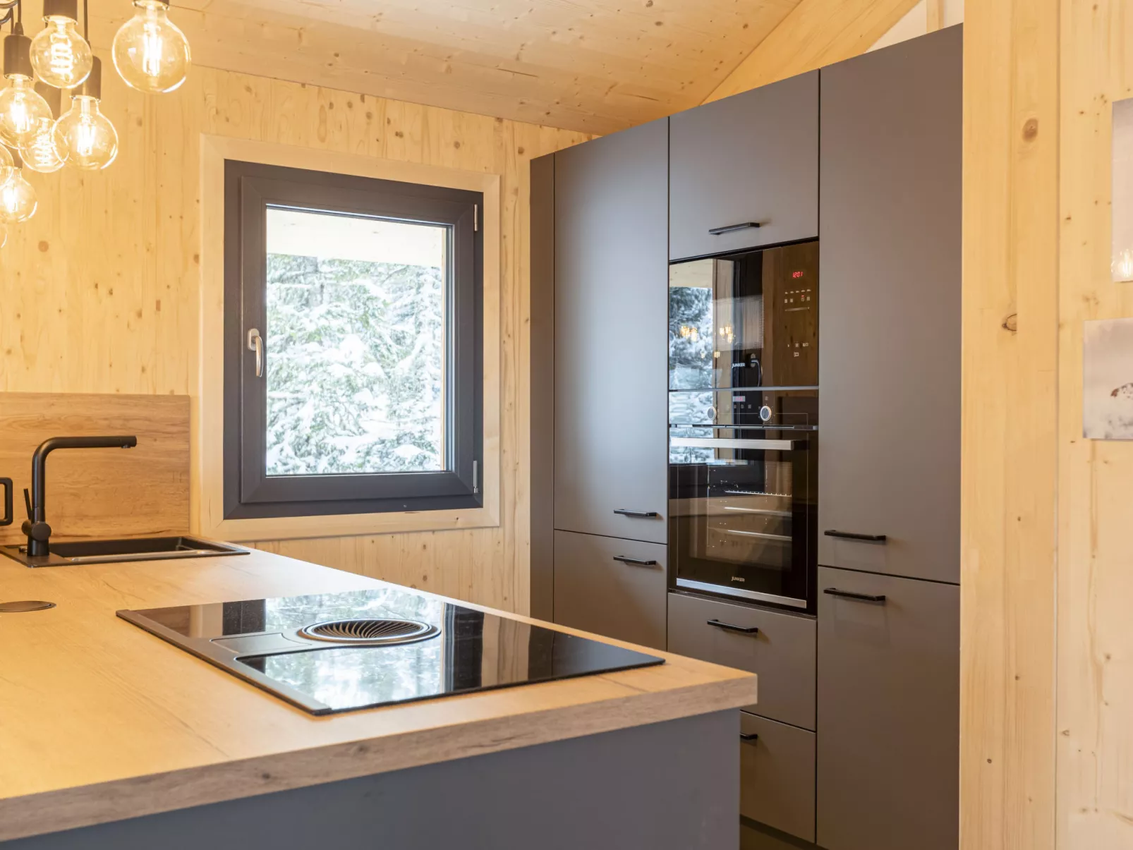 Superior Chalet mit Sprudelpool innen-Inside