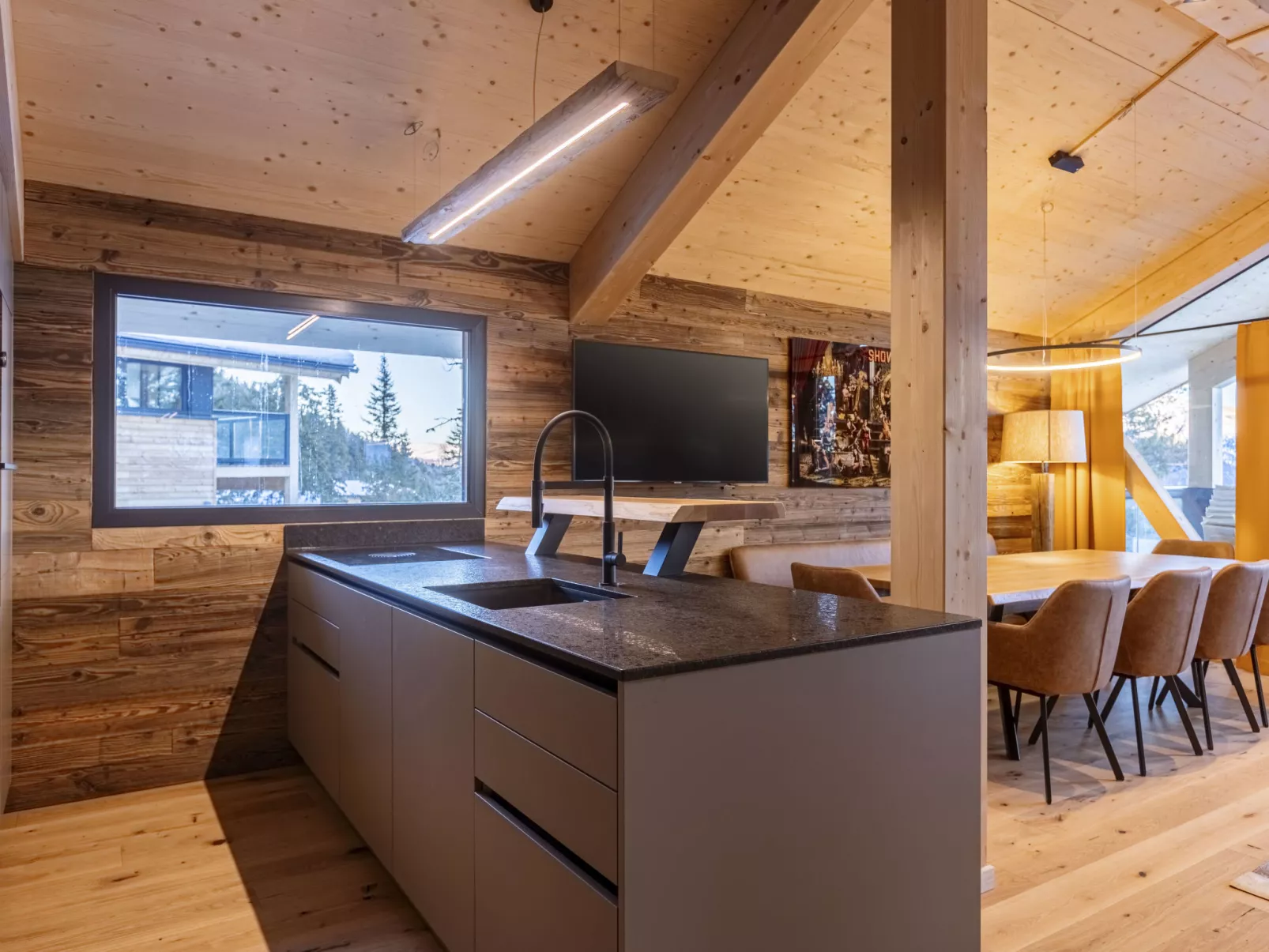 Superior # 4 mit Sauna & Hot Tub-Inside