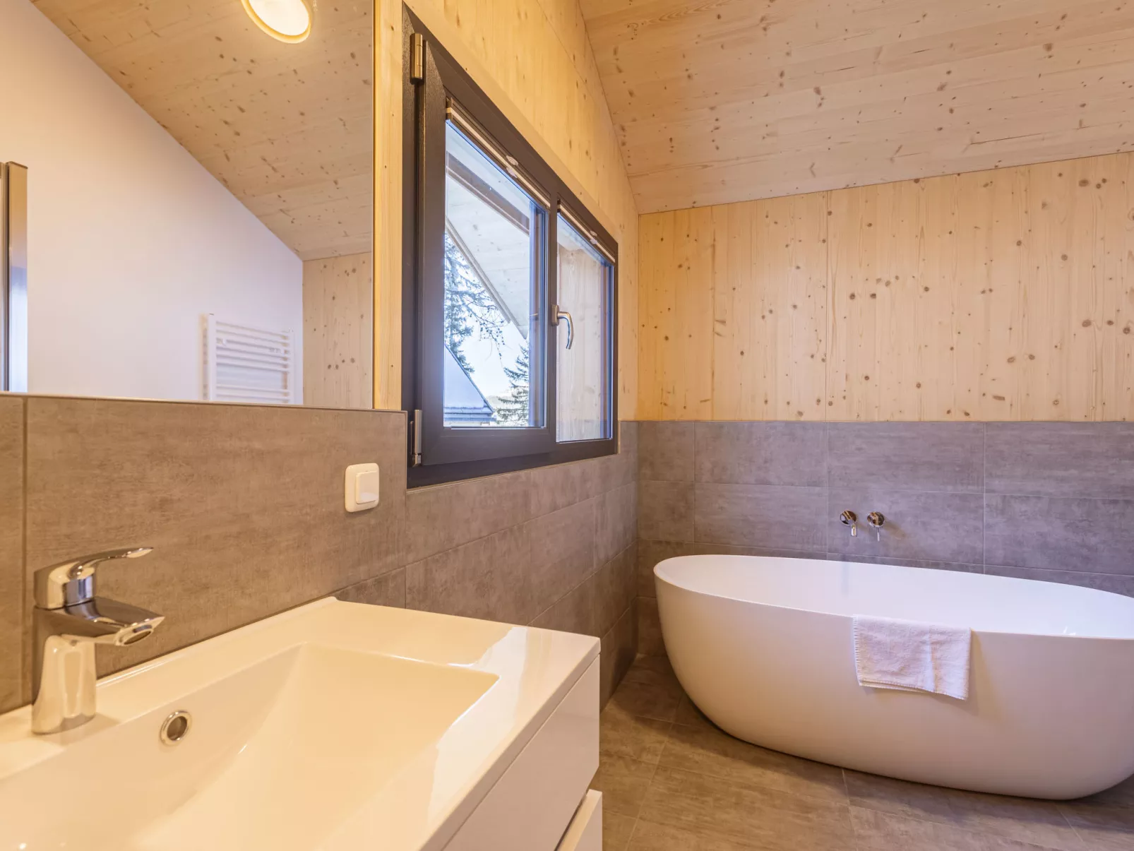 Superior # 7 mit Sauna & Hot Tub-Inside