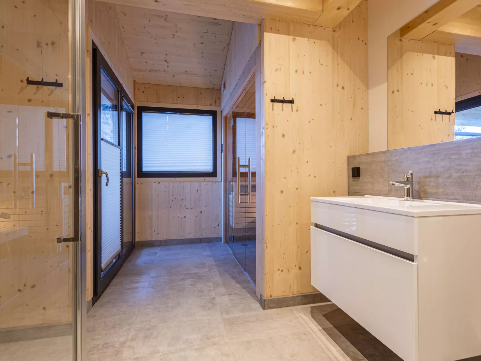 Superior # 9 mit Sauna & Hot Tub-Inside