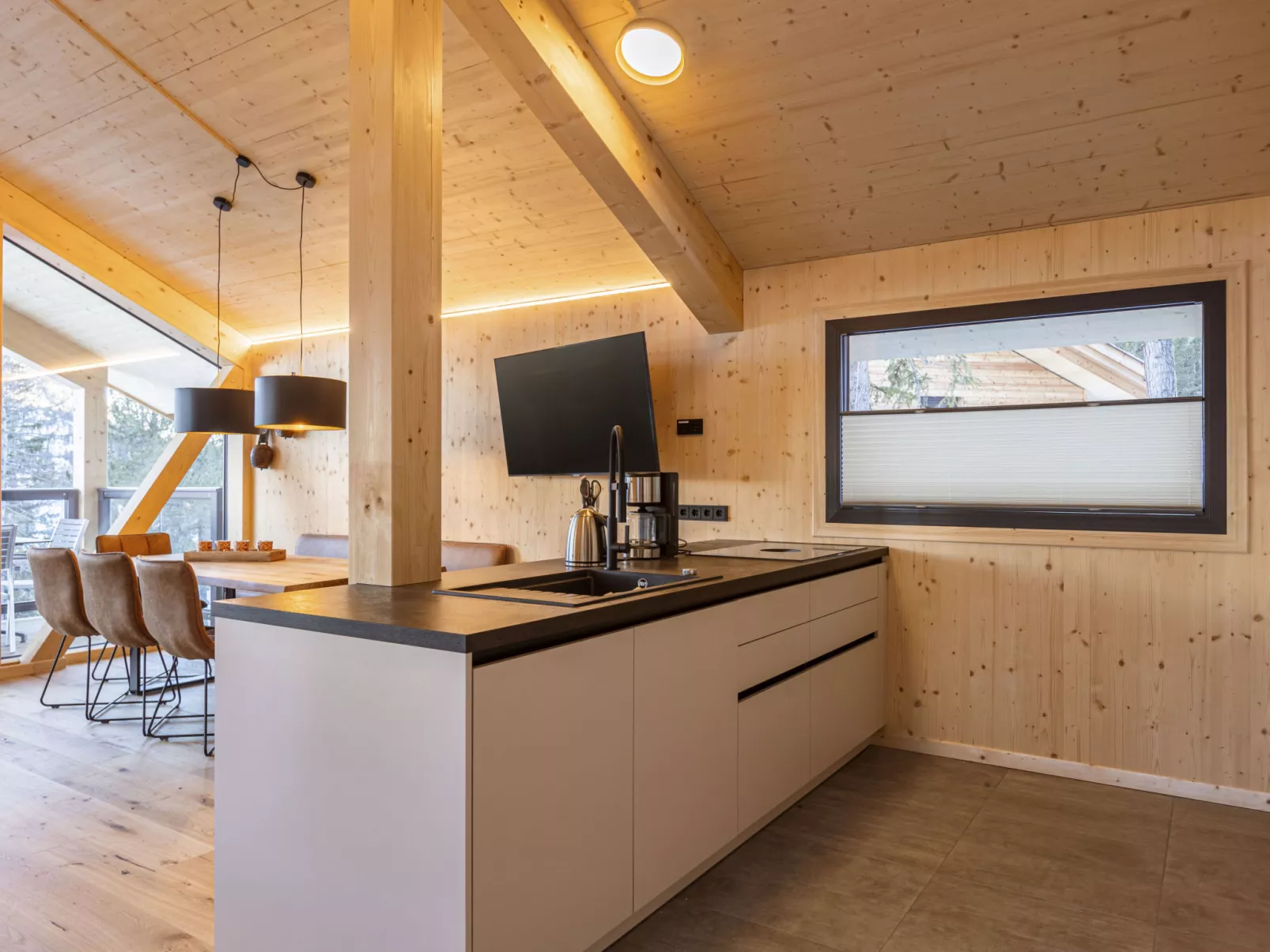 Superior # 11 mit Sauna & Hot Tub-Inside