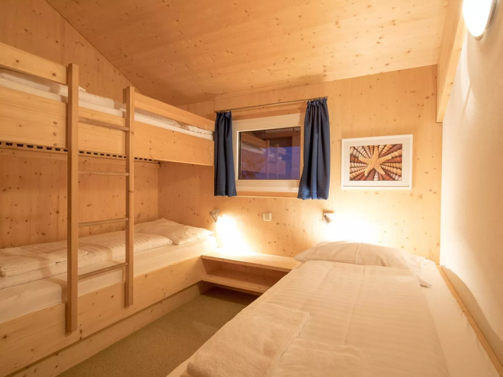 #33 mit IR-Sauna und Sprudelbad innen-Inside