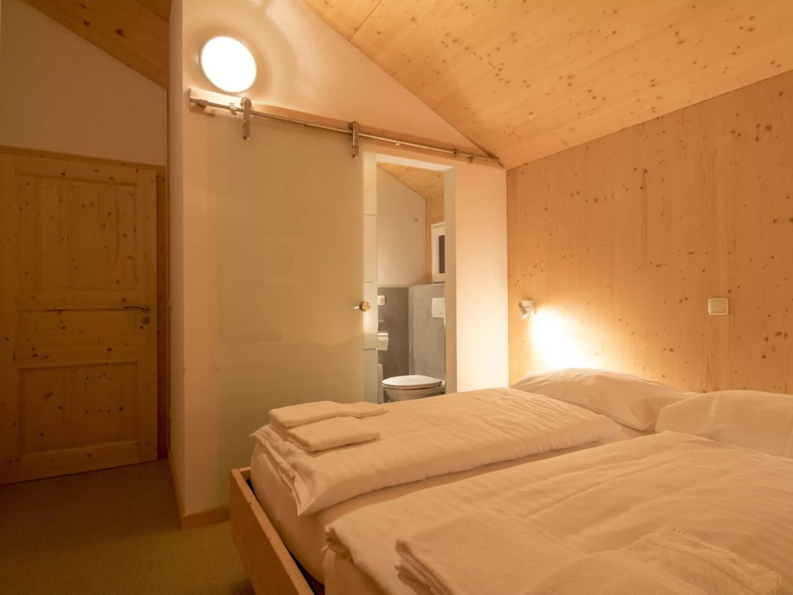 #33 mit IR-Sauna und Sprudelbad innen-Inside