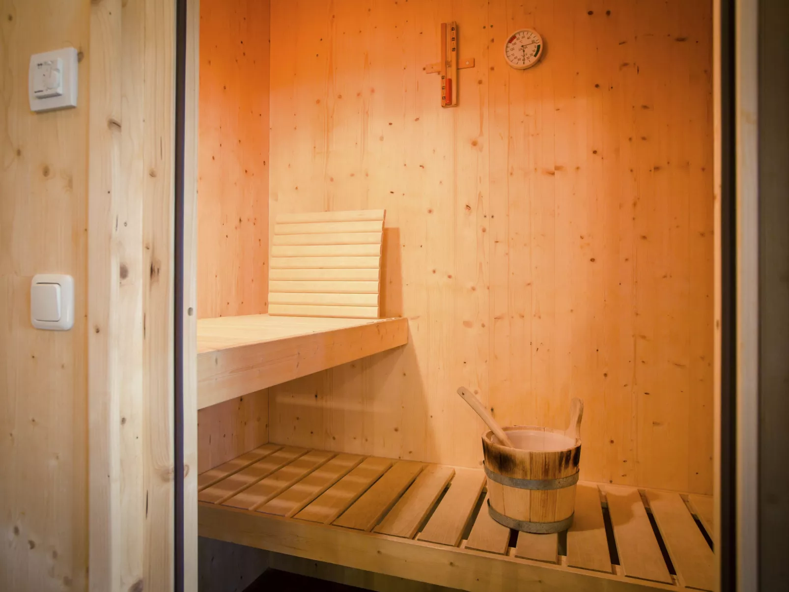 #14 mit Sauna und Sprudelbad Innen-Inside