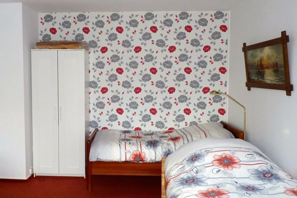 90776-Bedroom
