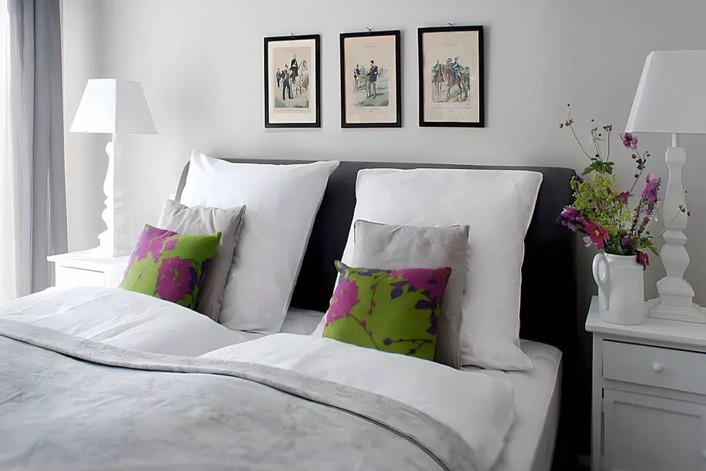 54435-Bedroom