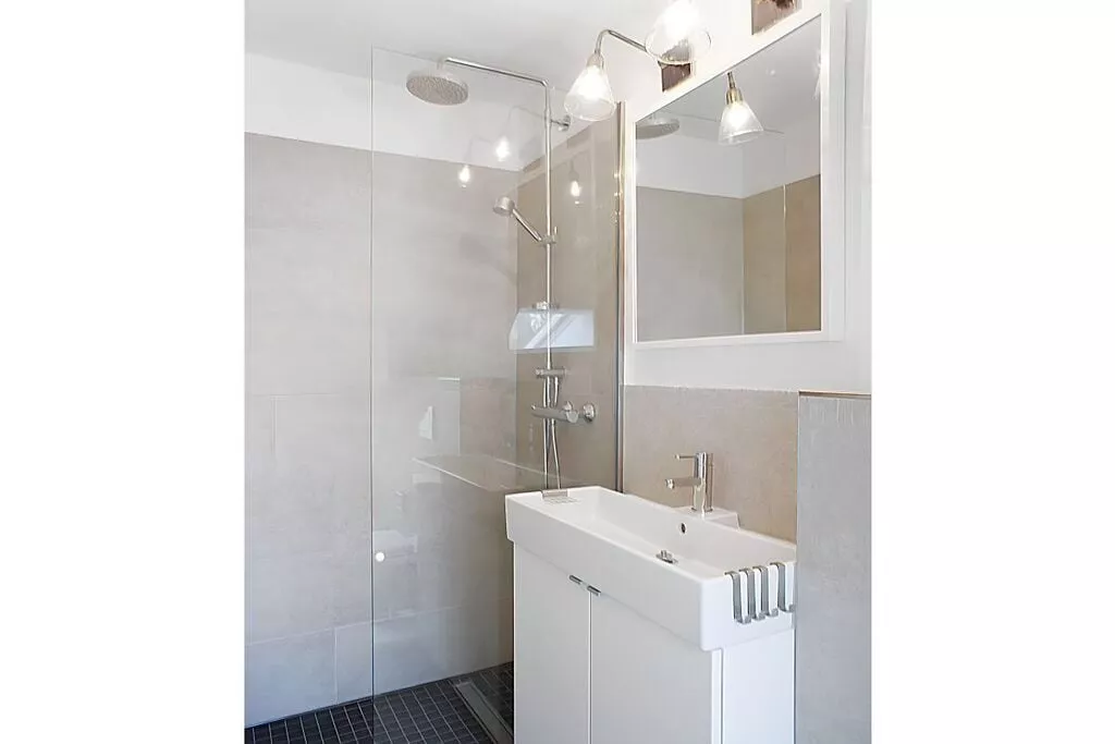 54293-Bathroom