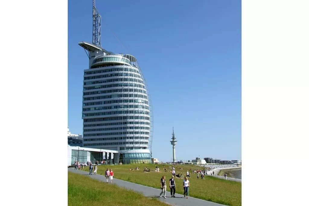 121095-View