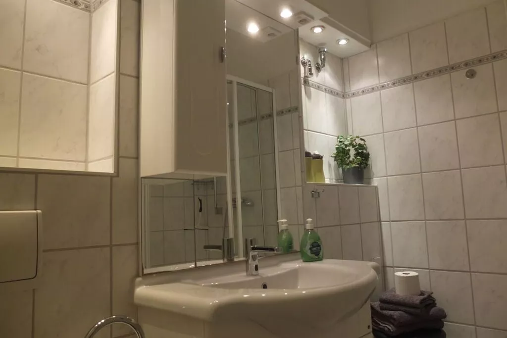 84015-Bathroom