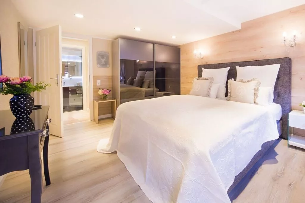 142943-Bedroom