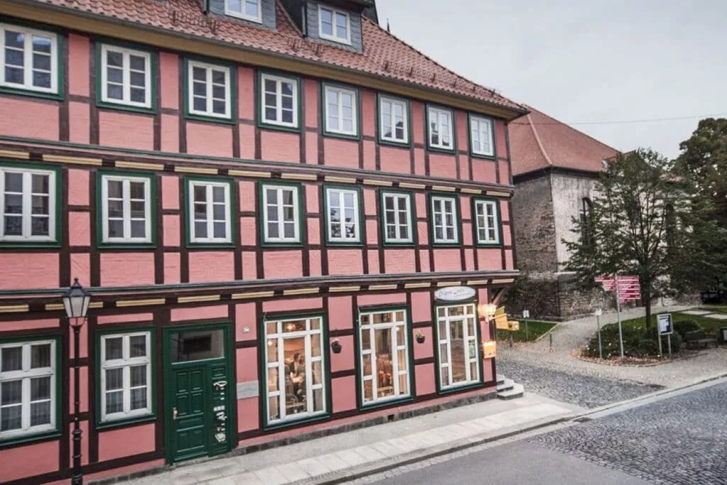 142943-View