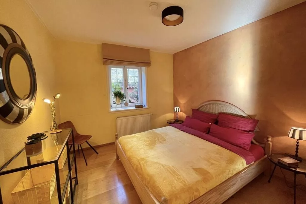 112046-Bedroom