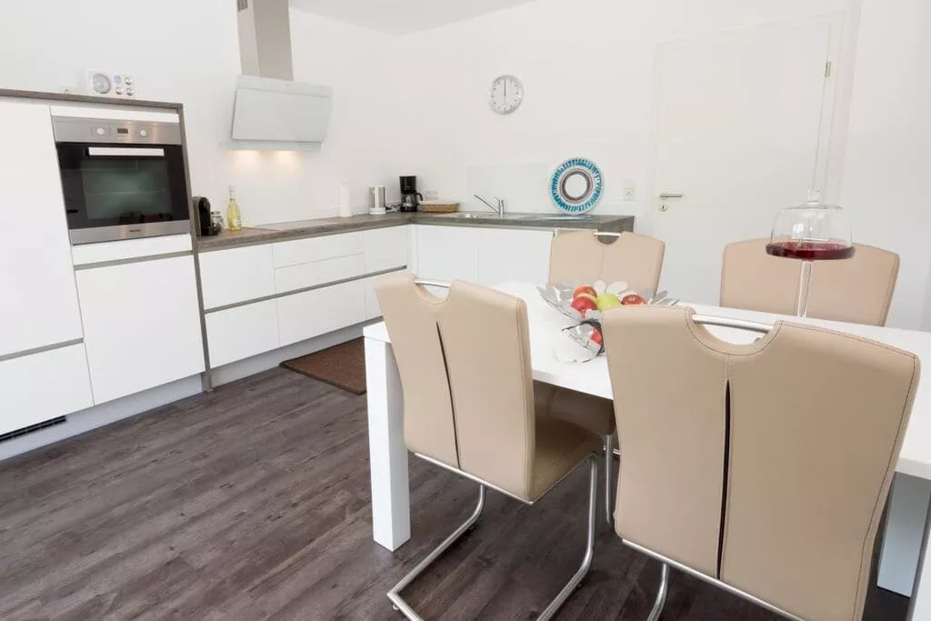 116667-Dining room