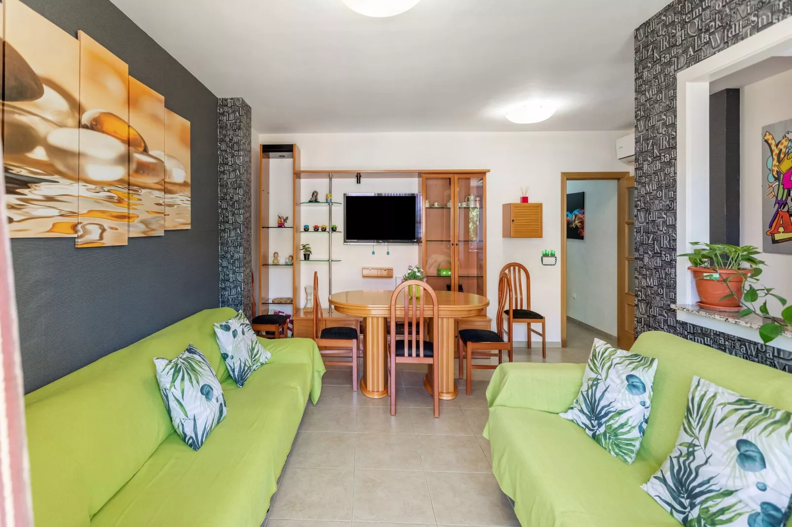 Piso en Garrucha-Wohnzimmer
