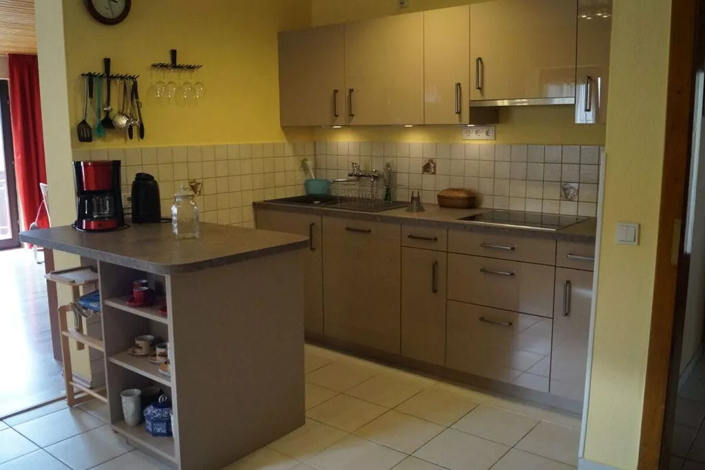 68062-Kitchen